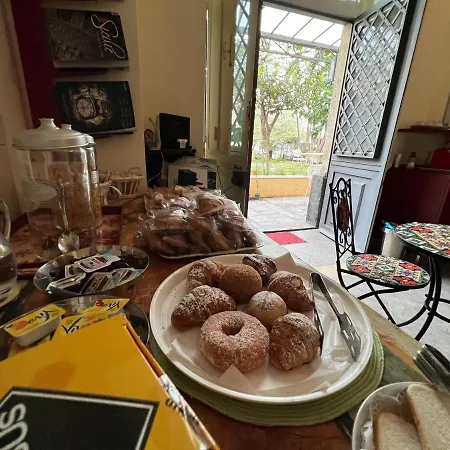 Il Giardino Falcone Alojamento de Acomodação e Pequeno-almoço 3*