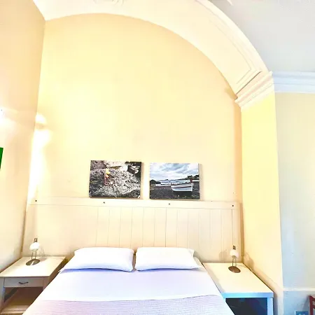 Alojamento de Acomodação e Pequeno-almoço Il Giardino Falcone Catânia