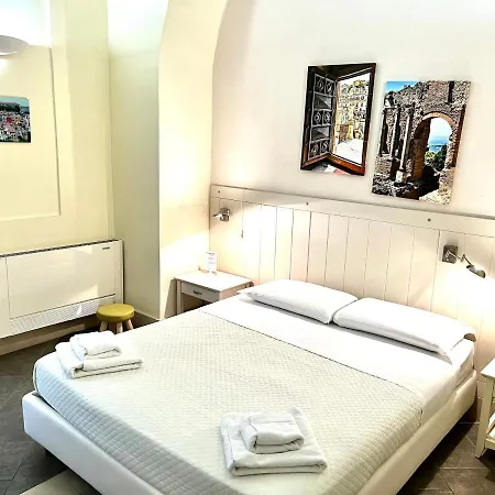 Alojamento de Acomodação e Pequeno-almoço Il Giardino Falcone 3*