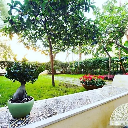 Alojamento de Acomodação e Pequeno-almoço Il Giardino Falcone