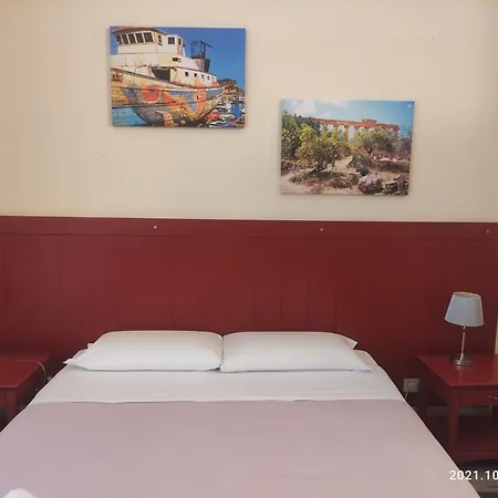 Il Giardino Falcone Alojamento de Acomodação e Pequeno-almoço 3*