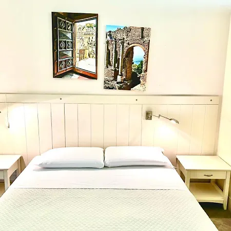 Il Giardino Falcone Alojamento de Acomodação e Pequeno-almoço Catânia