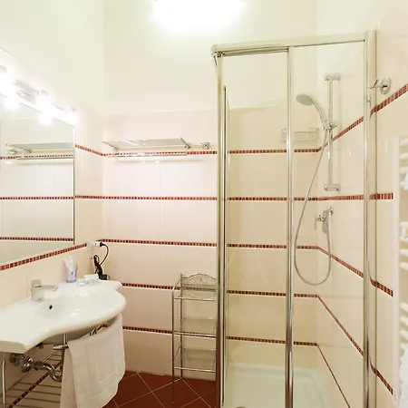 Alojamento de Acomodação e Pequeno-almoço Il Giardino Falcone 3*