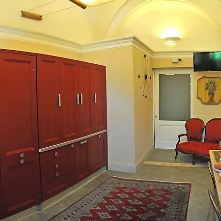 Il Giardino Falcone Alojamento de Acomodação e Pequeno-almoço 3*