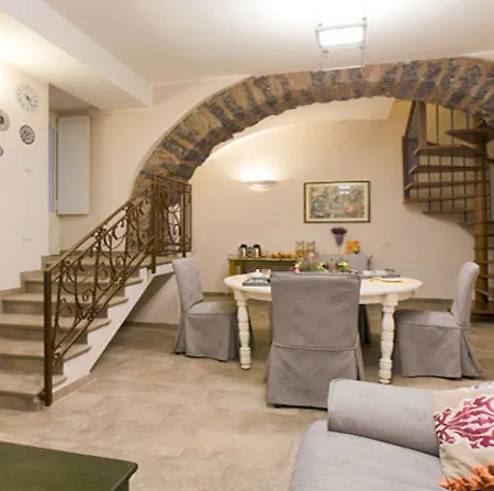 Alojamento de Acomodação e Pequeno-almoço Il Giardino Falcone 3*